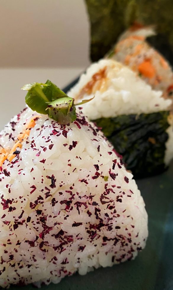 onigiri z furikake jest zdrową i szybką przekąską